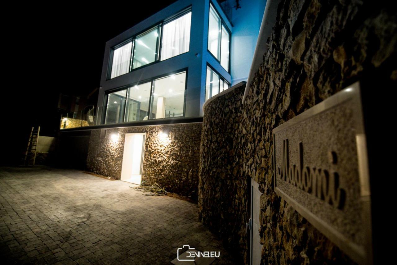 Villa Madomi Kustići エクステリア 写真